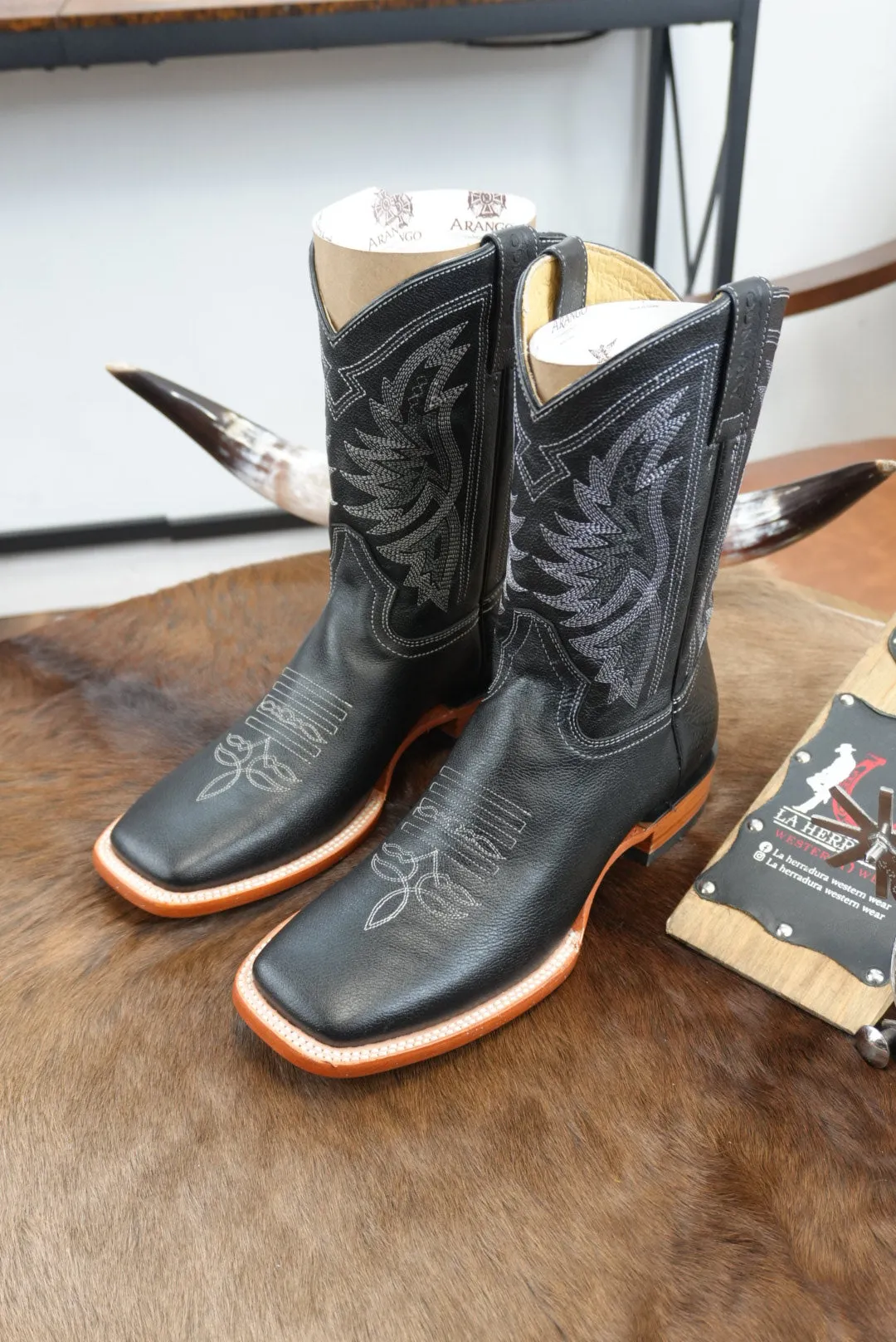 Arango Negro/Negro With Stiching Renegado Square Toe Boot- 4891