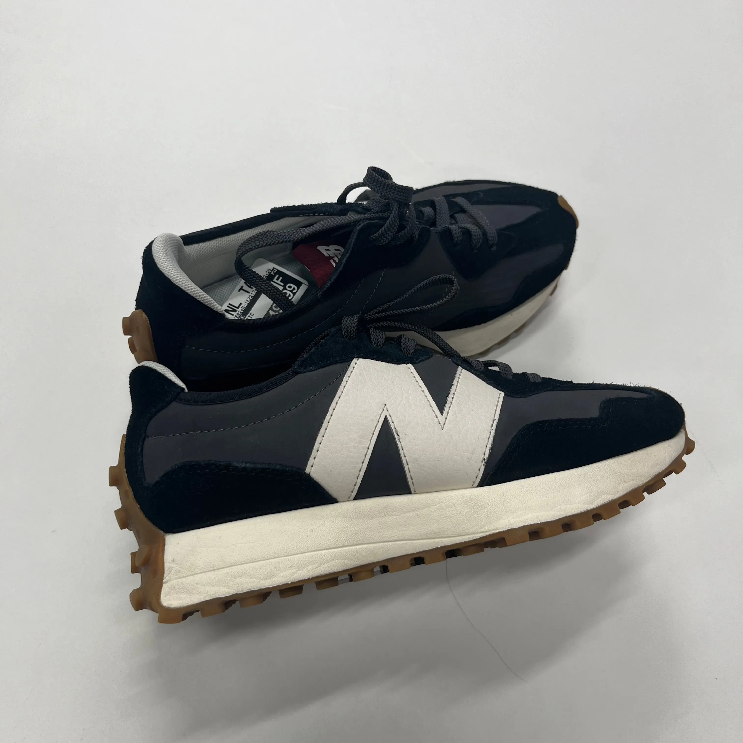 Black Shoes Athletic New Balance, Size 6.5